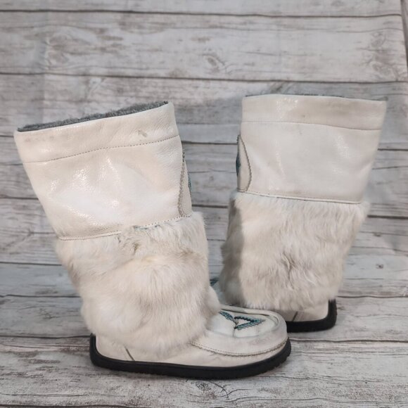 Manitobah Mukluks White Rabbit Fur Leather Winter Boots – Women’s Size 6 - Picture 8 of 14